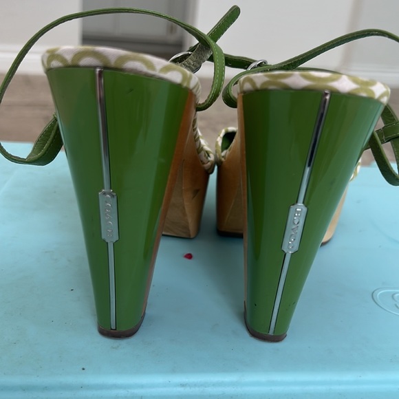 Coach summer platforms - Picture 3 of 3